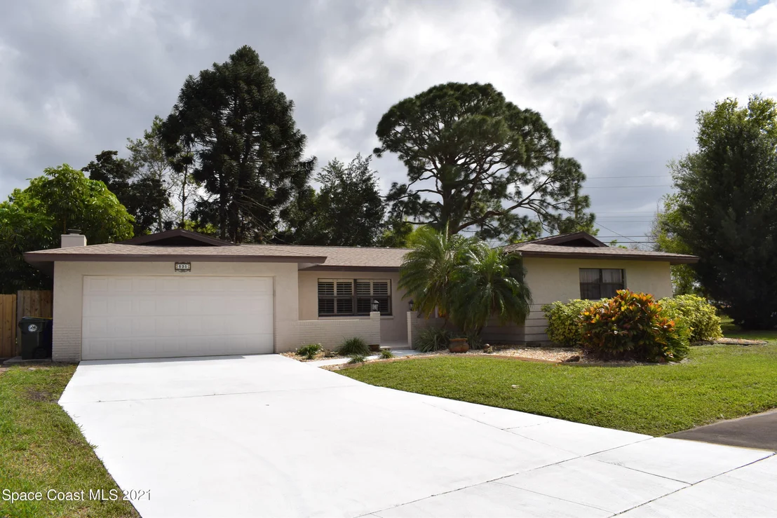 Photo of 895 Jefferson Road