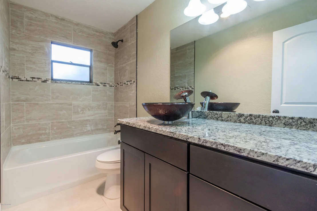 Photo of 8583 Sheridan Road