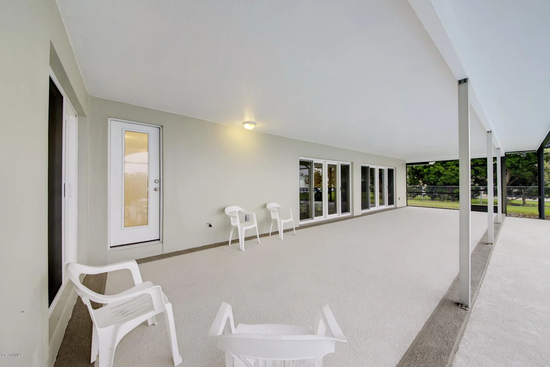 Photo of 427 Riverview Lane