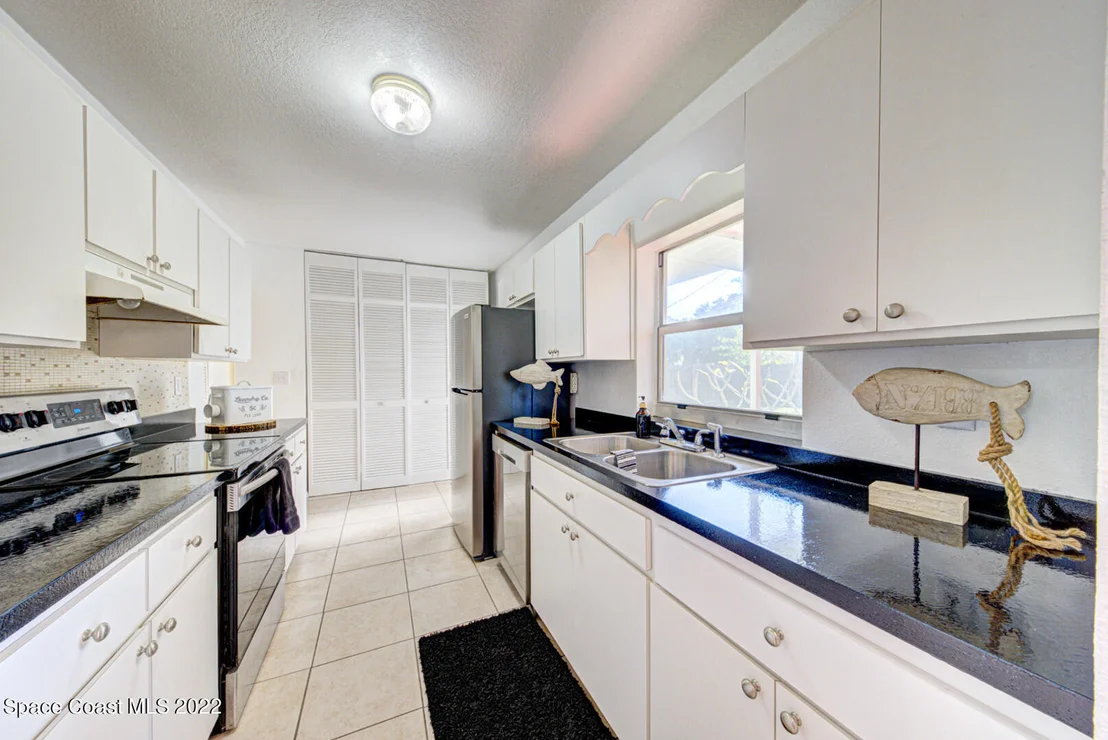 Photo of 1121 Daytona Drive NE