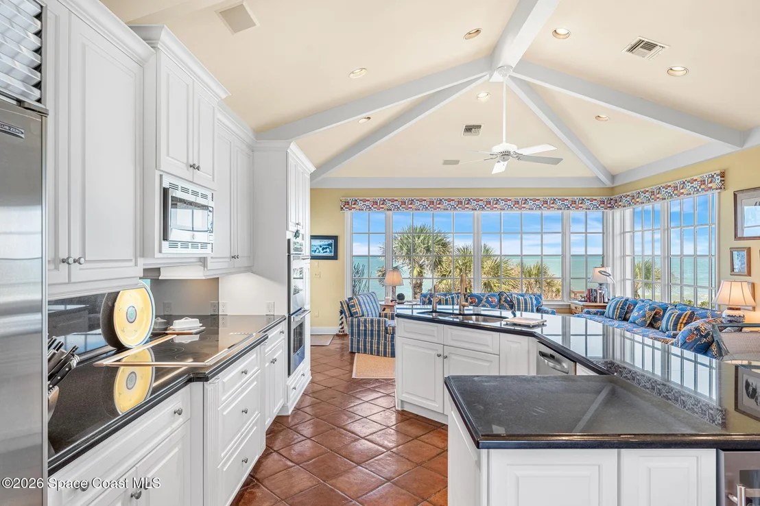 Photo of 680 Ocean Road