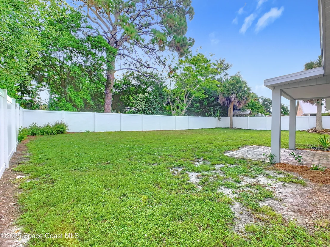 Photo of 819 W Whitmire Drive