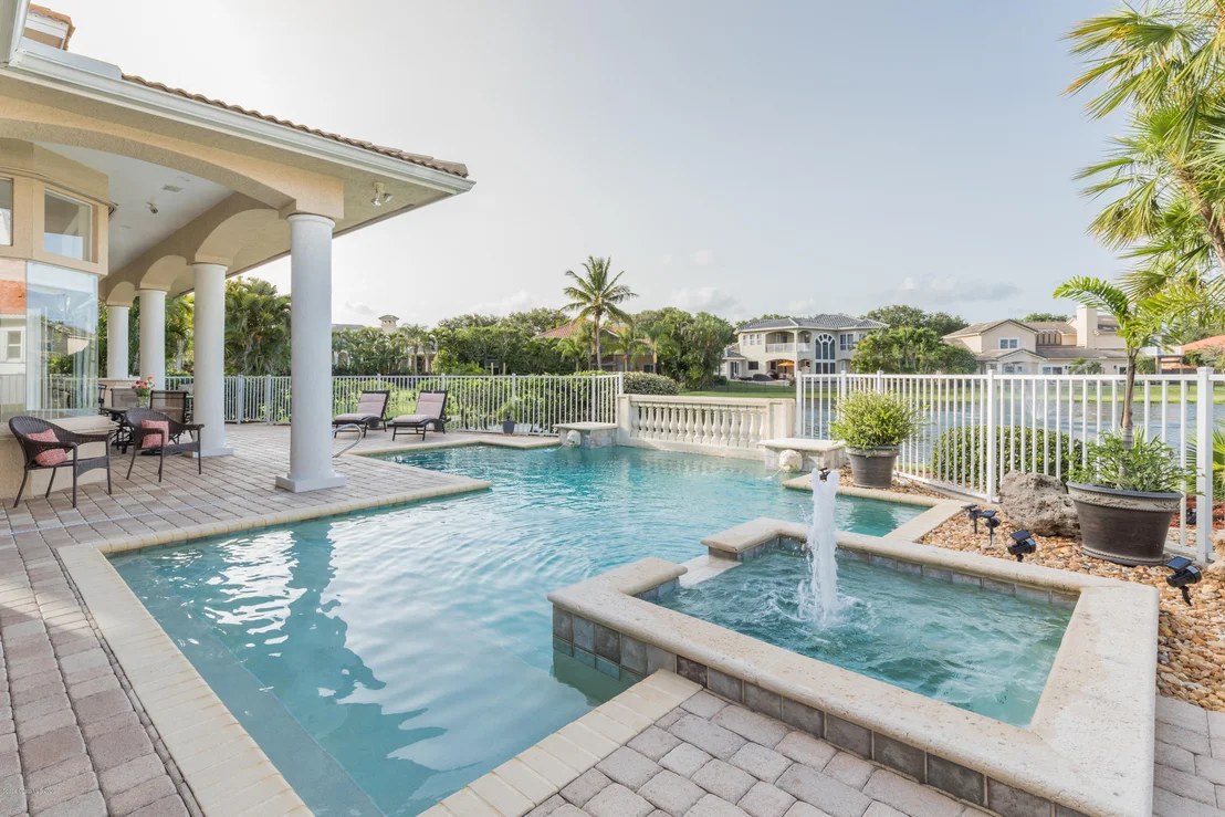 Photo of 422 Flanders Drive