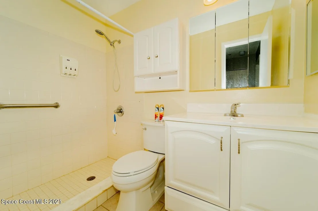 Photo of 958 Hart Place