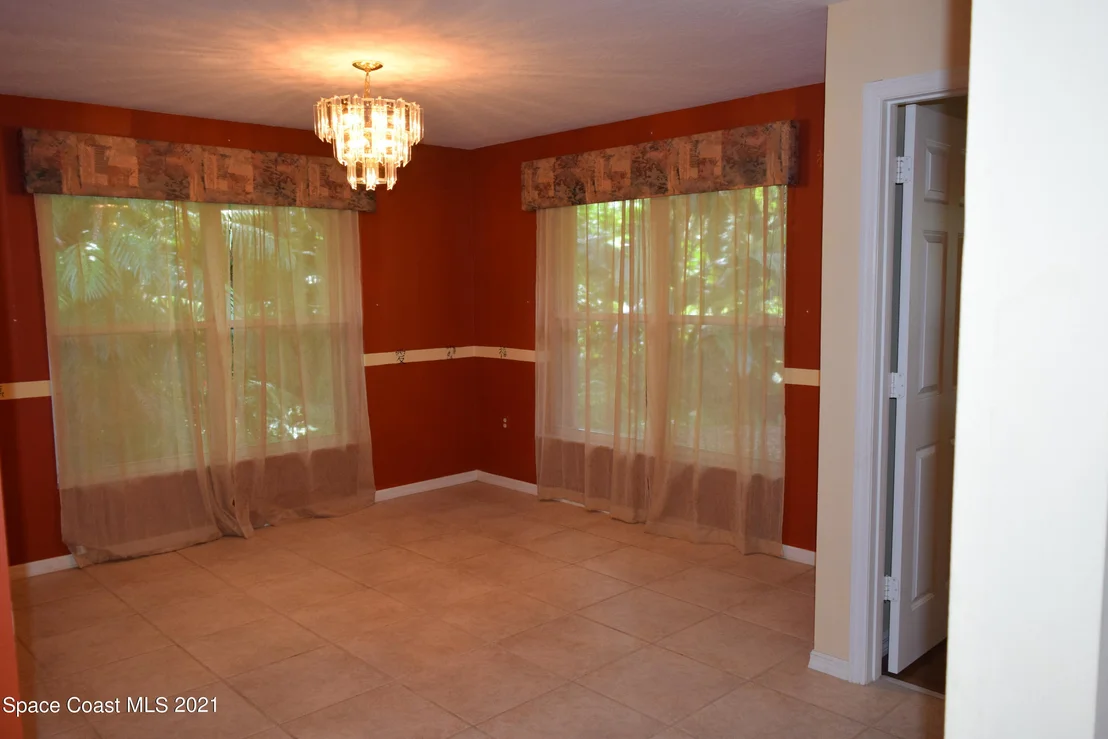 Photo of 708 Central Boulevard