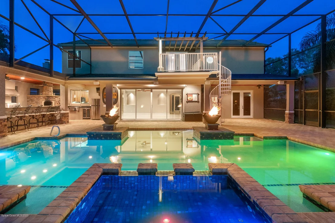 Photo of 5905 Newbury Circle