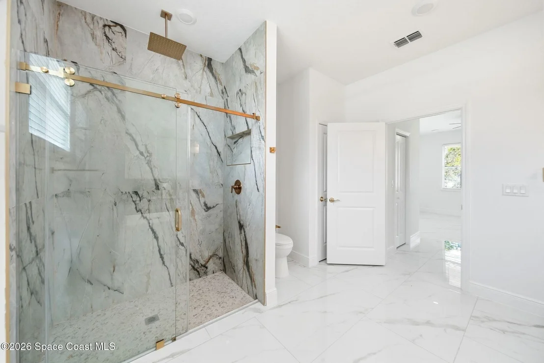 Photo of 2180 Cogan Drive SE