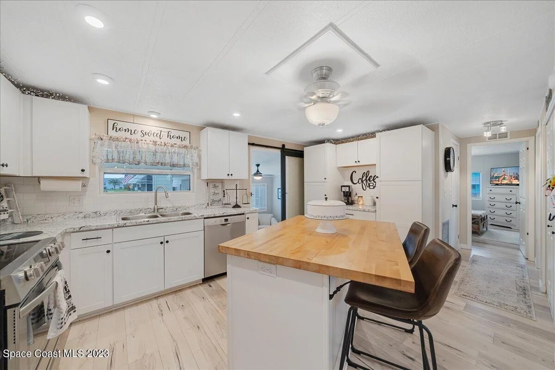 Photo of 1878 Coco Plum Street NE
