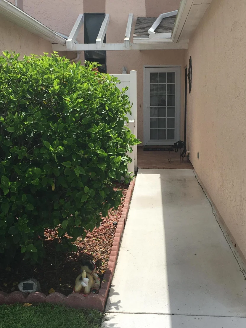 Photo of Unit 613 at 287 Current Drive