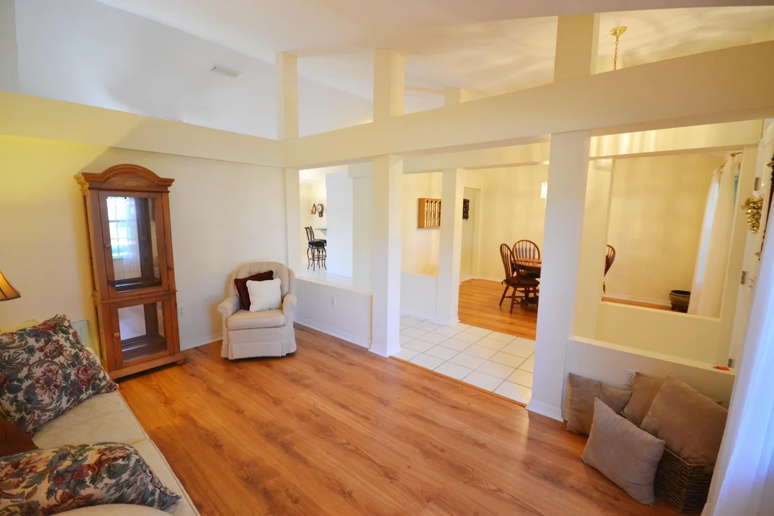 Photo of 2093 Lionel Drive