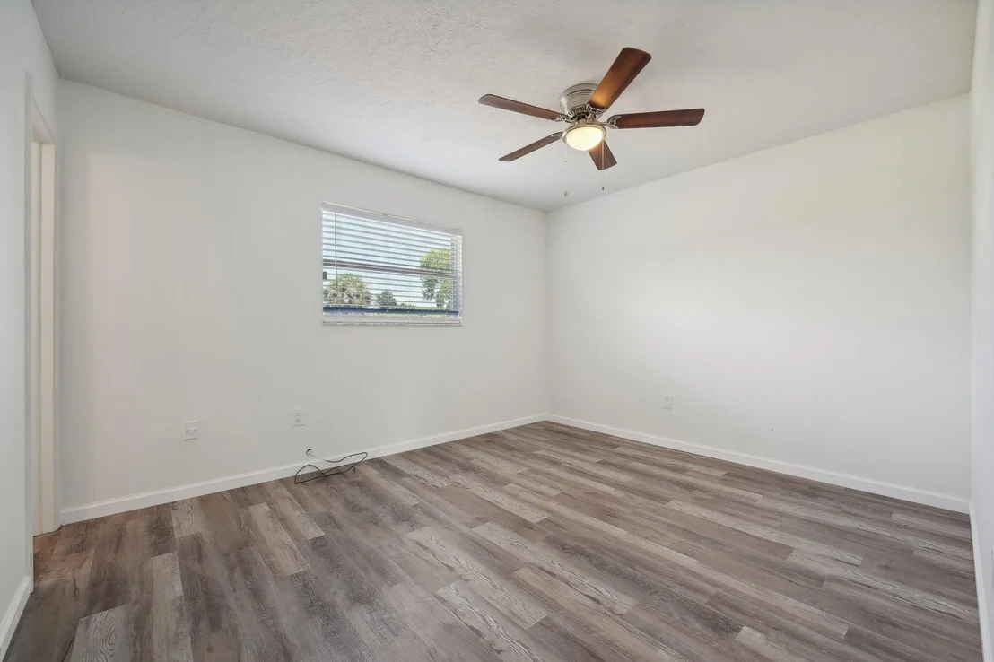 Photo of 3282 Abbott Avenue NE