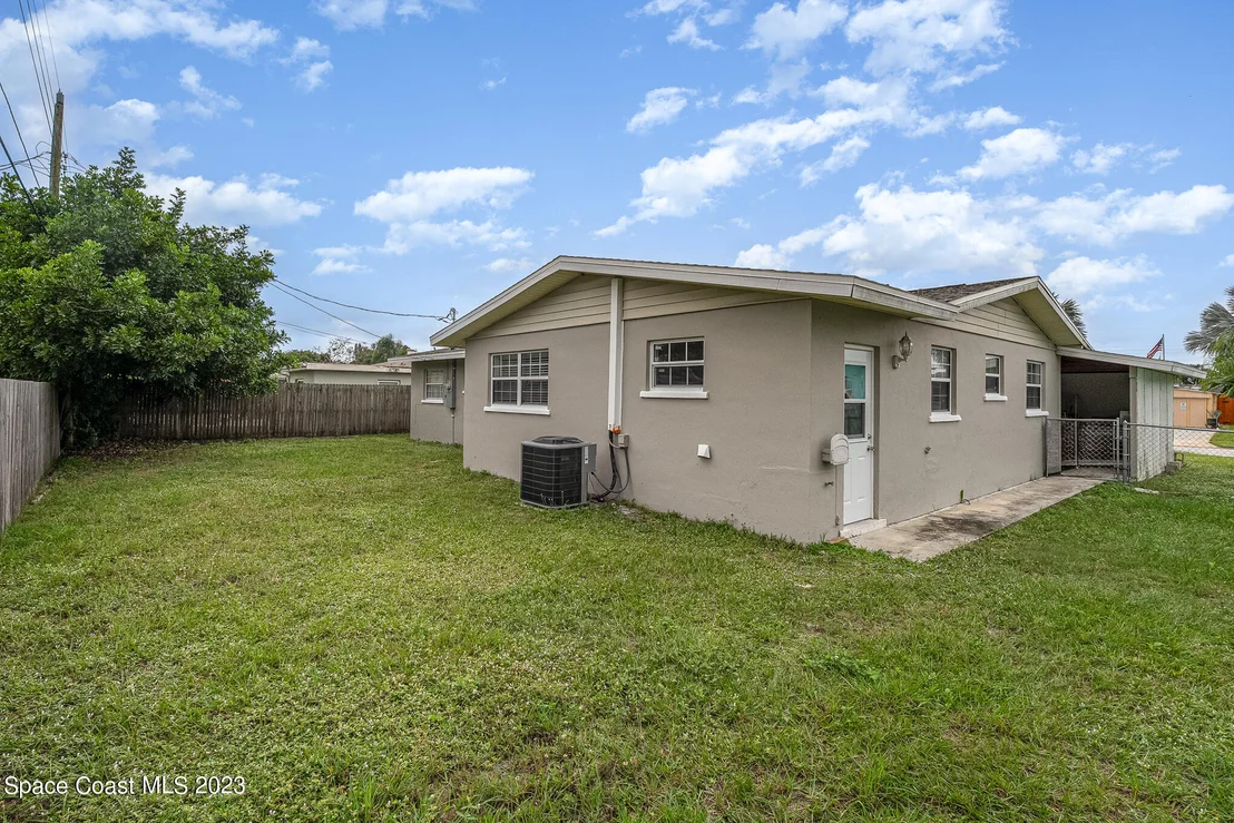 Photo of 581 Oxford Avenue