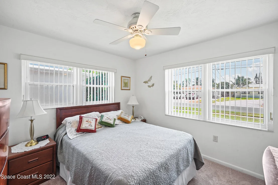 Photo of 453 Cardinal Drive