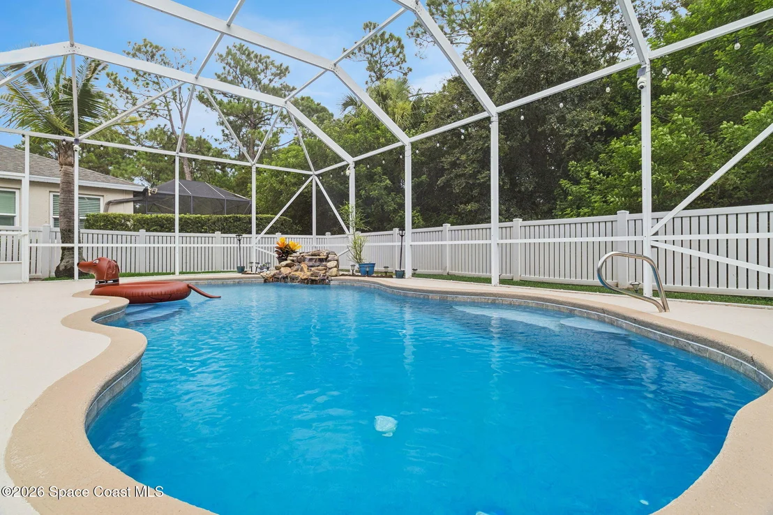 Photo of 409 Gardendale Circle SE