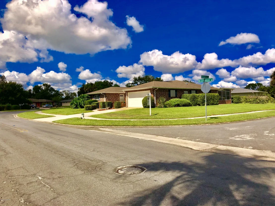Photo of 1481 Meadowbrook Road NE