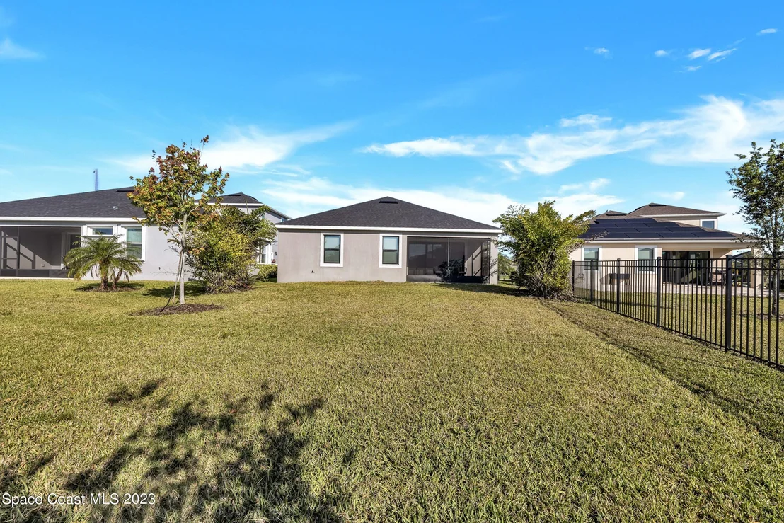Photo of 7338 Bluemink Lane