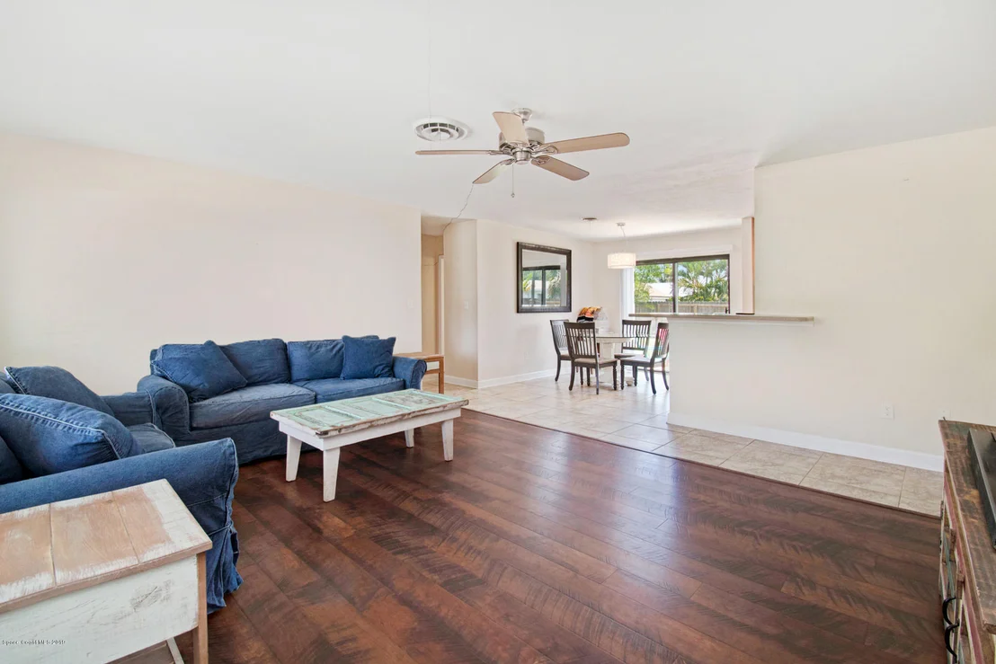 Photo of 445 Cinnamon Drive
