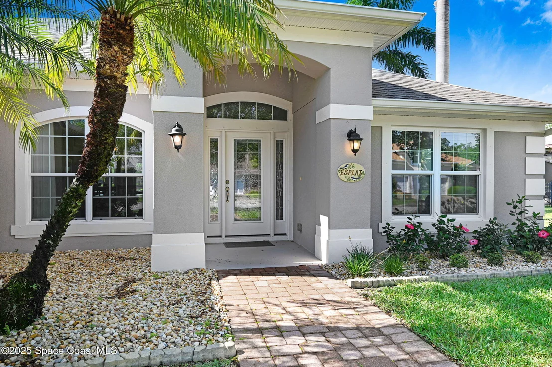 Photo of 2074 Botanica Circle