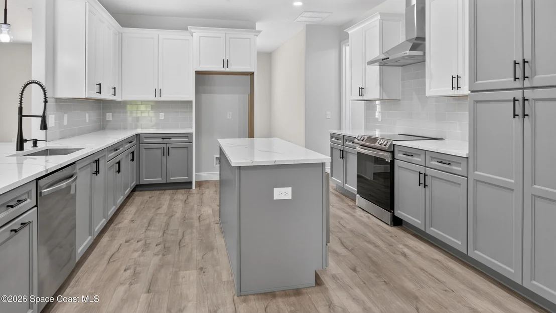 Photo of 1845 Market Circle NE