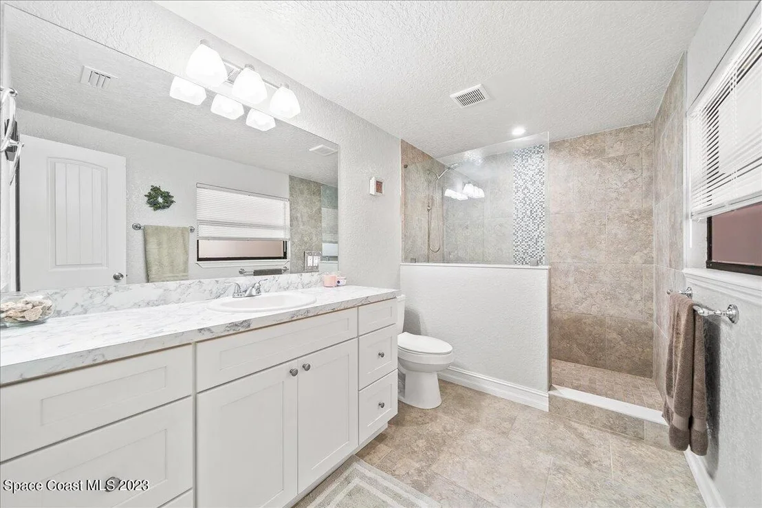 Photo of 1236 Sunwood Drive