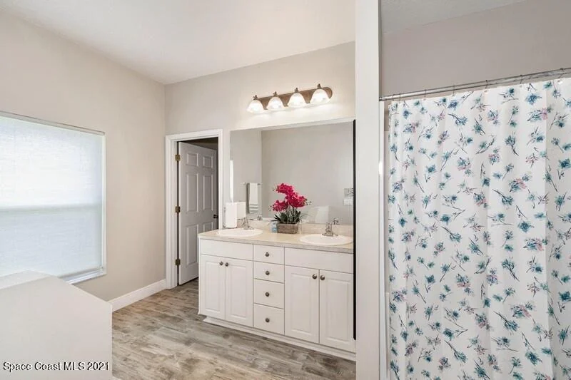 Photo of 1034 Morgan Circle NE