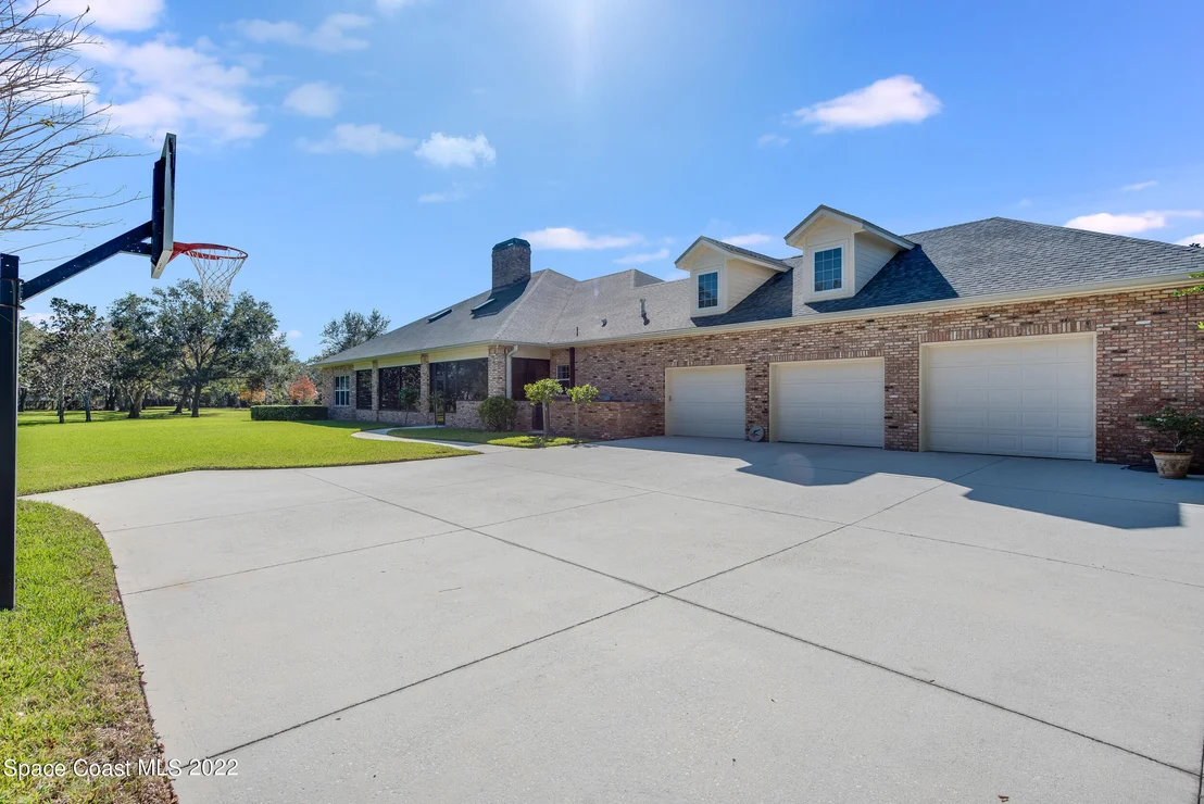 Photo of 3685 Oak Lane