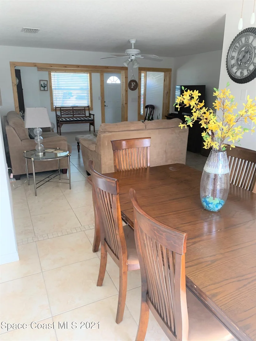 Photo of 3182 NE Edgewood Drive NE