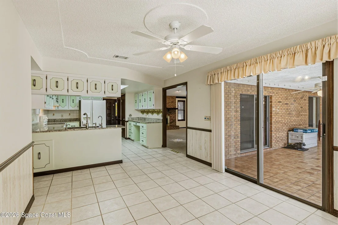 Photo of 460 Neptune Drive NE