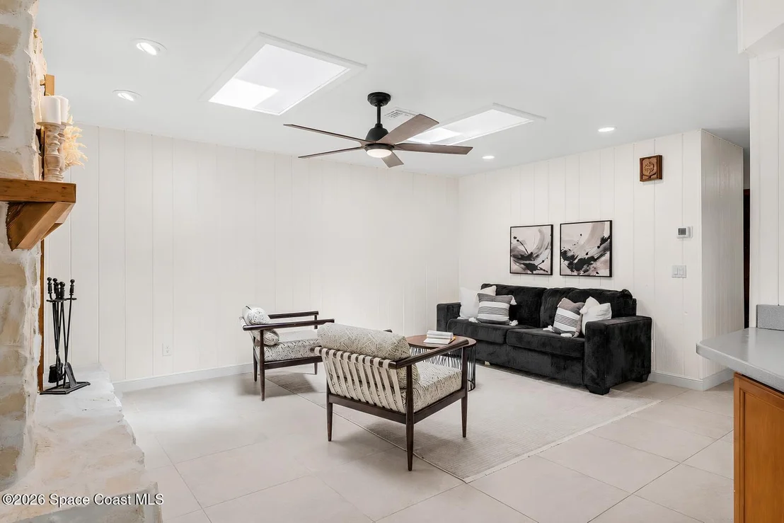 Photo of 496 N River Oaks Drive