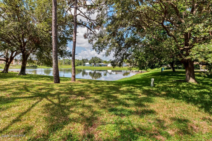 Photo of 295 Oak Lake Road