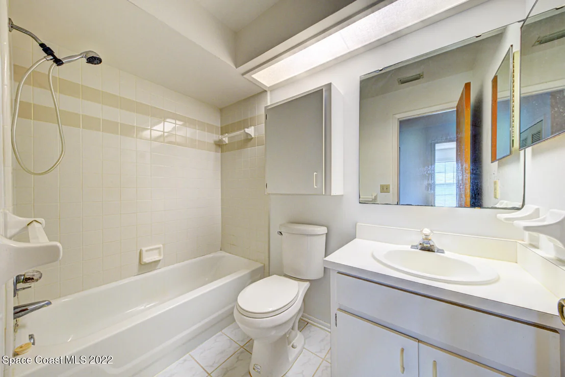Photo of 2472 Nobility Avenue