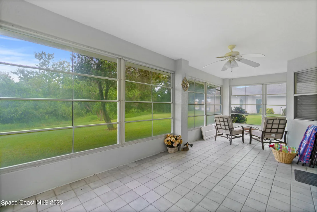 Photo of 982 Somerset Lane