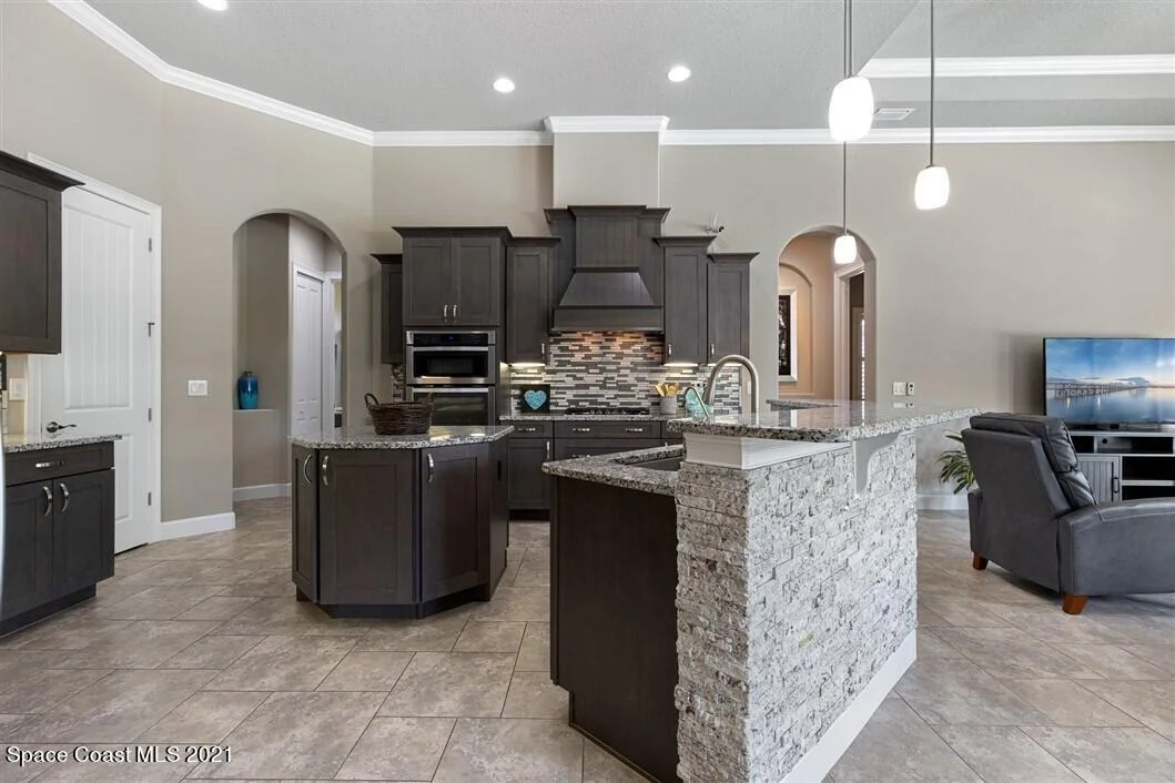 Photo of 823 Lorenza Place