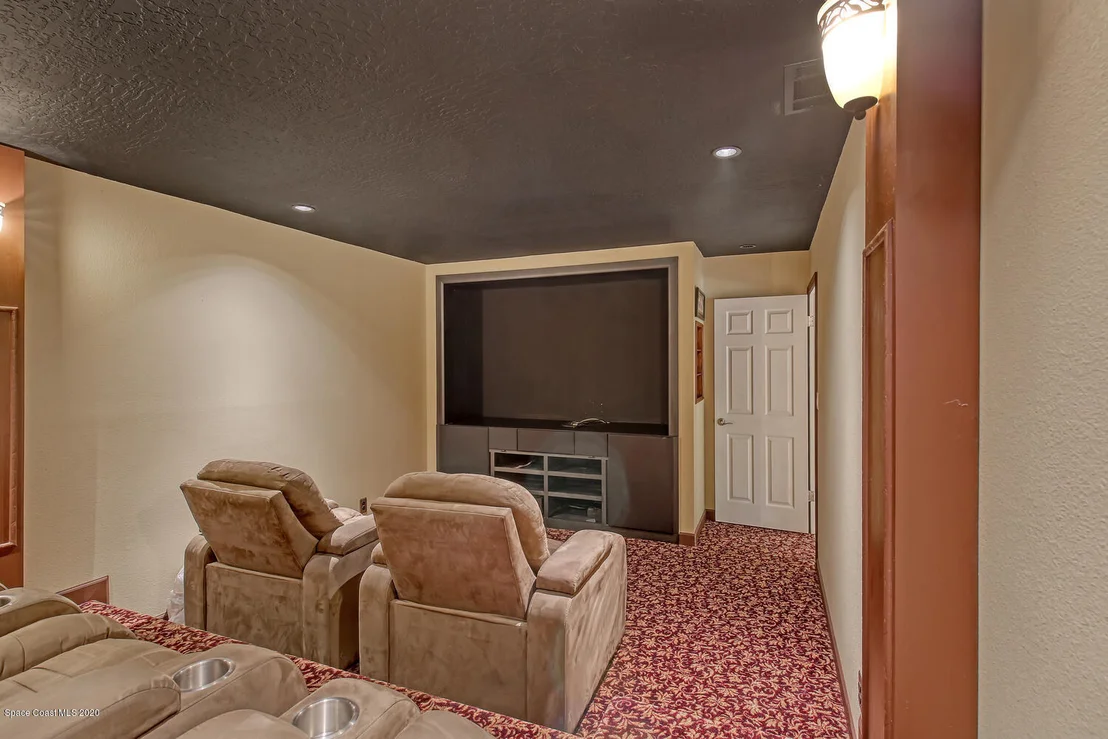 Photo of 681 Hibiscus Drive