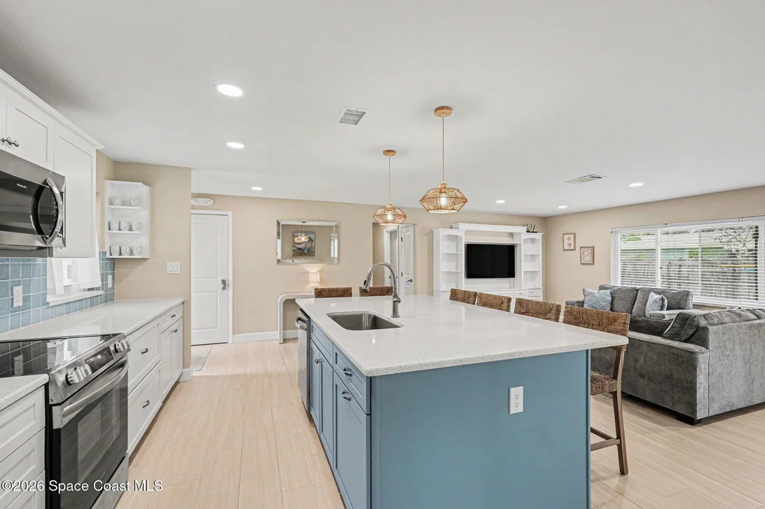 Photo of 375 Cyprus Drive