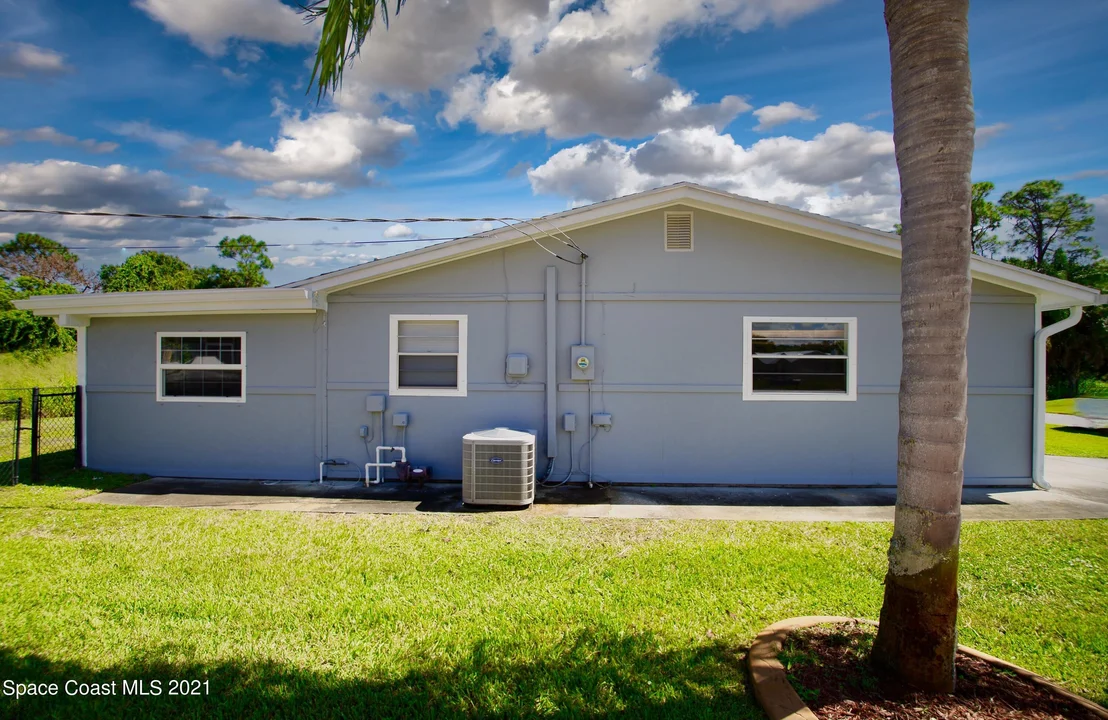 Photo of 918 Bermuda Avenue
