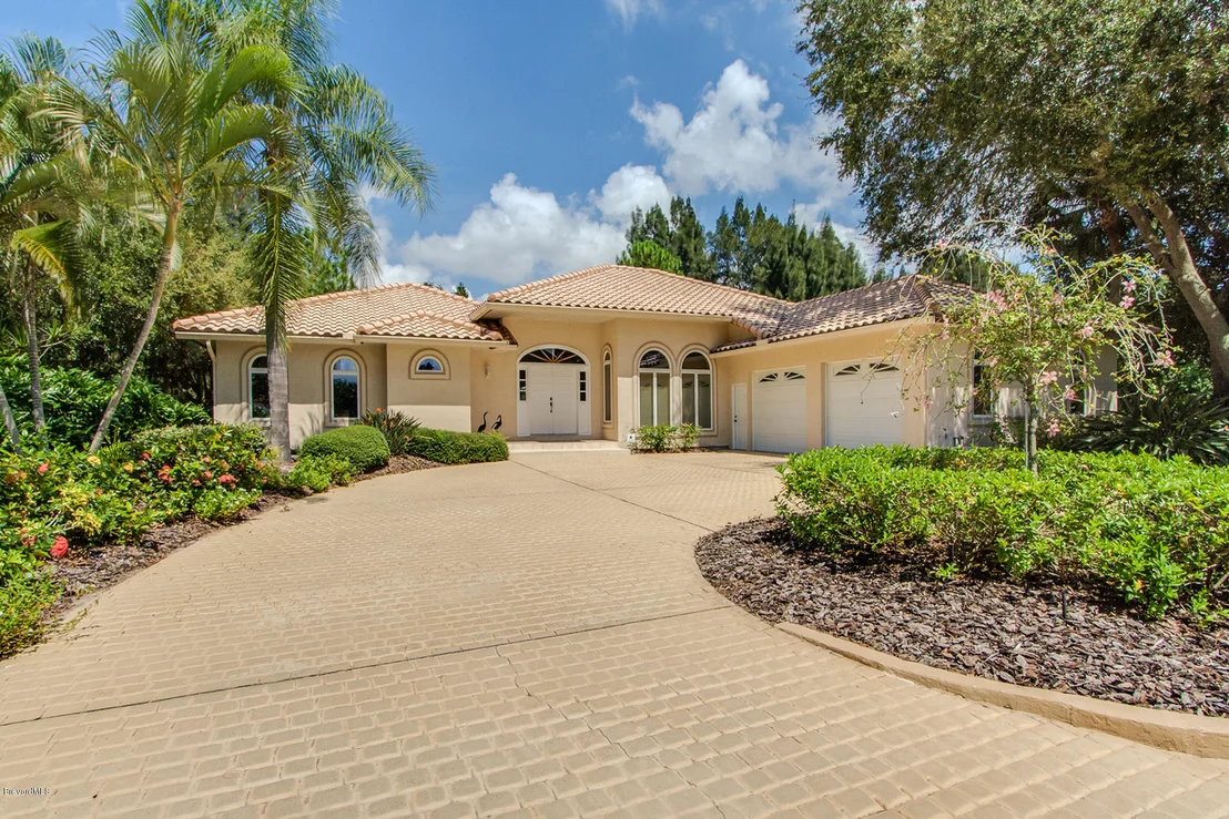 Photo of 140 Utopia Circle