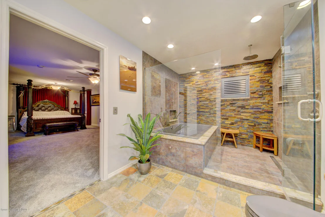 Photo of 260 Richards Road