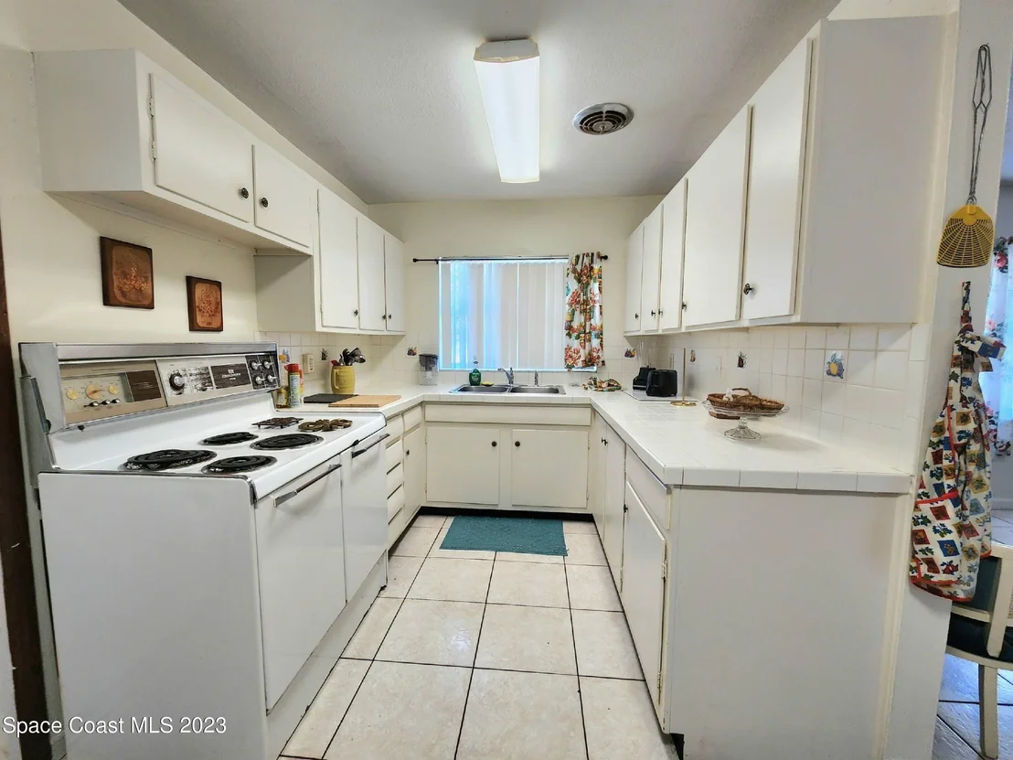 Photo of 1740 Golfview Drive