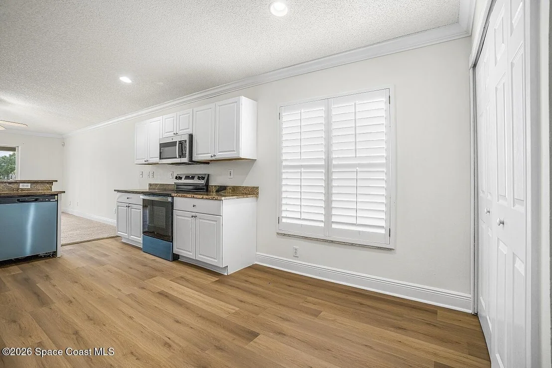 Photo of 966 E 13th Square
