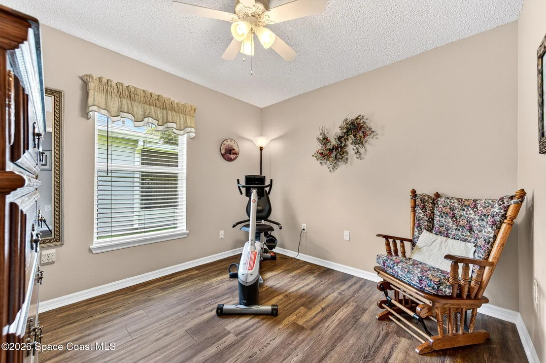 Photo of 2125 Redwood Circle NE