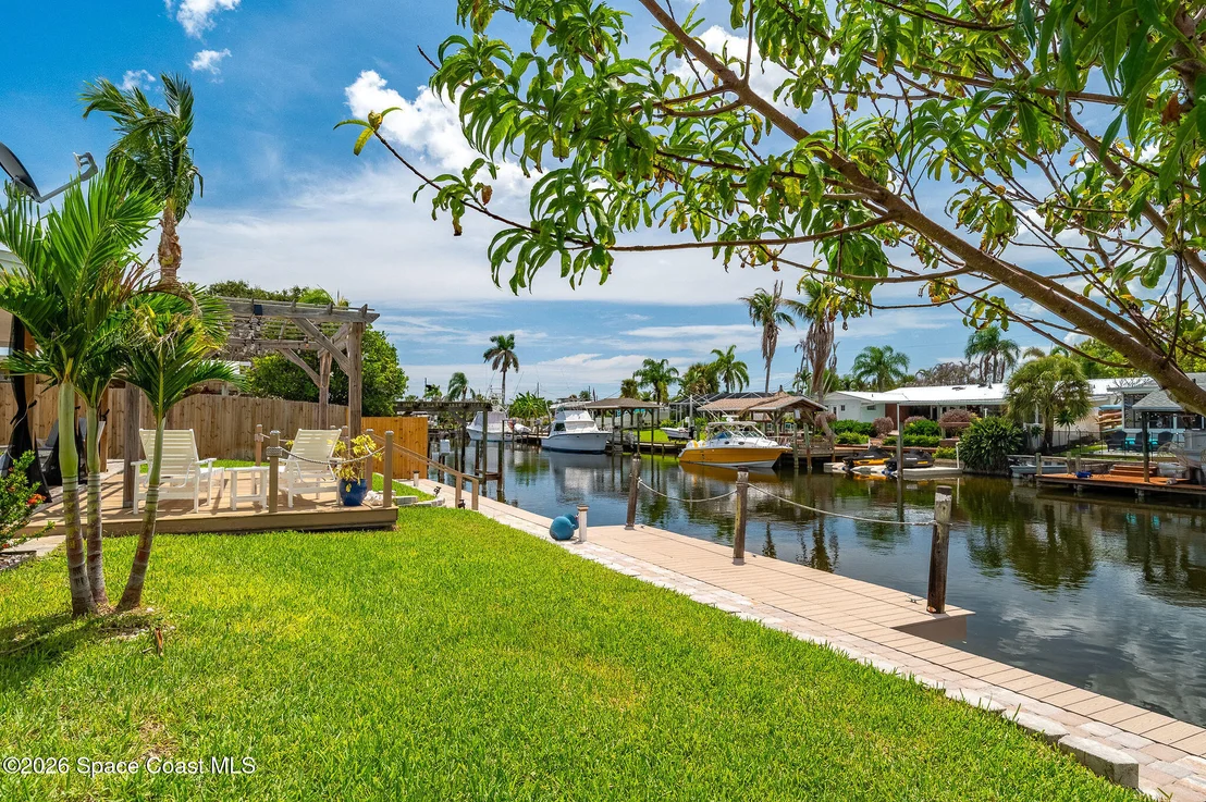 Photo of 452 Cardinal Drive