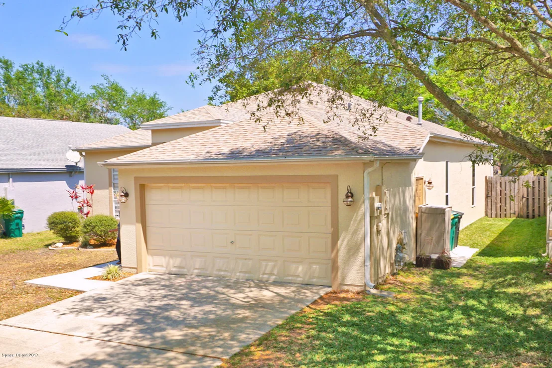 Photo of 7014 Hammock Trace Drive