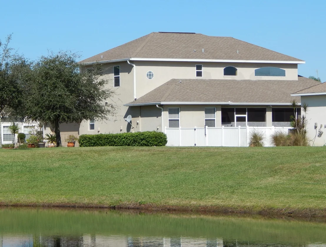 Photo of 101 SE Ridgemont Circle