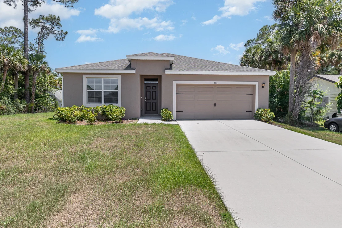 Photo of 656 Airoso Road SE