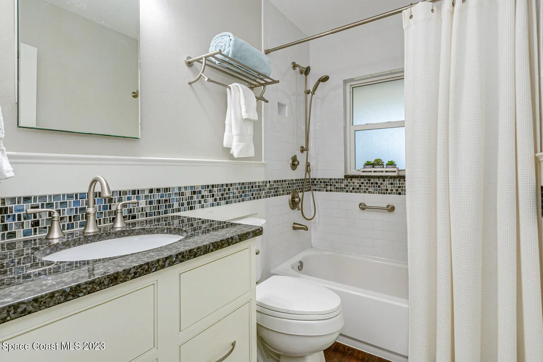 Photo of 844 W Whitmire Drive