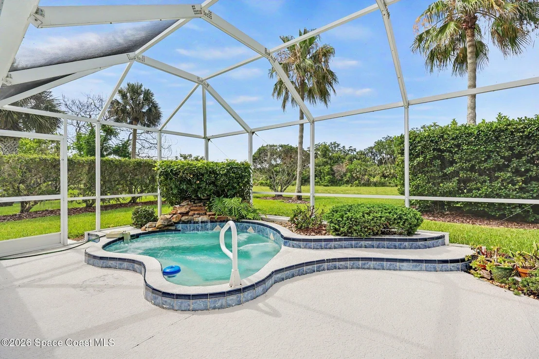 Photo of 1230 Meadowbrook Road NE
