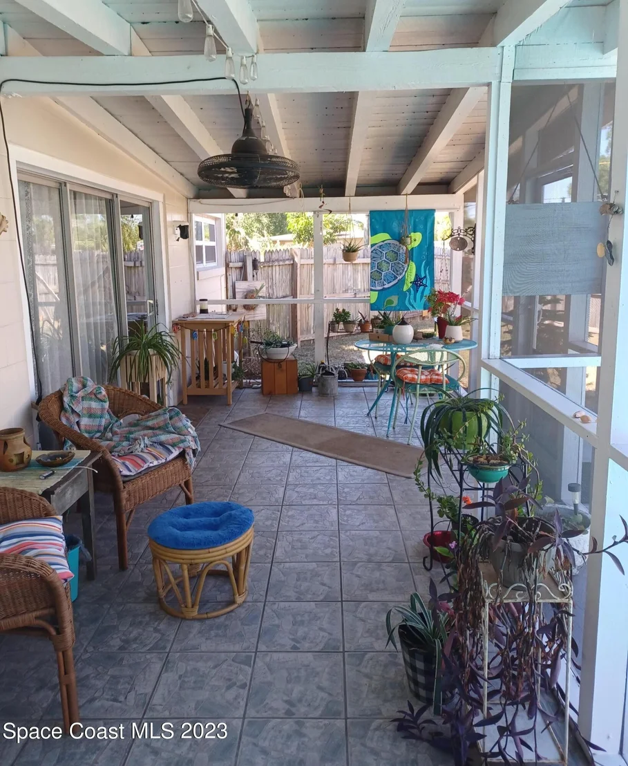 Photo of 1052 Myrtle Lane