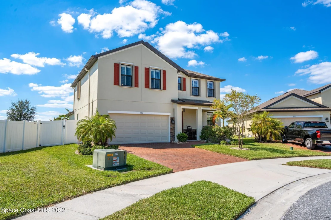 Photo of 982 Peta Way