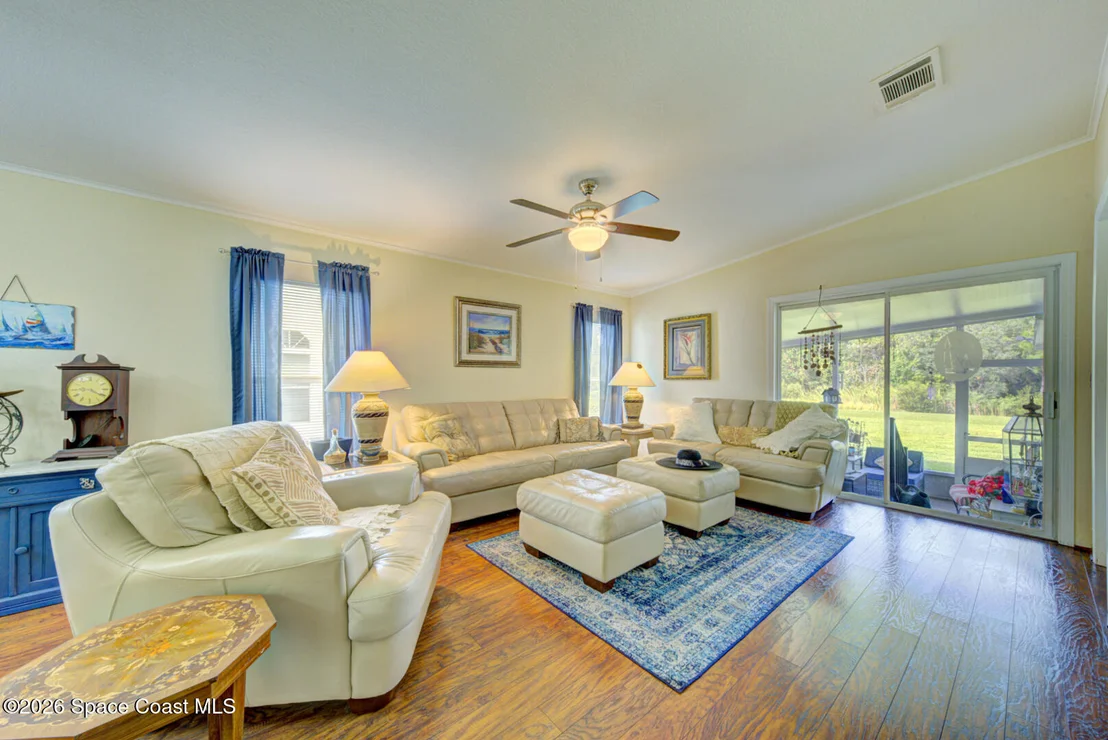 Photo of 385 Outer Drive